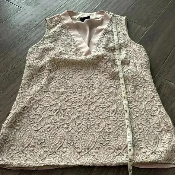 Donna Karan | Floral lace light  pink top - Picture 6 of 9